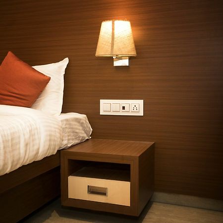 Hotel Spring Inn Mumbai Kültér fotó